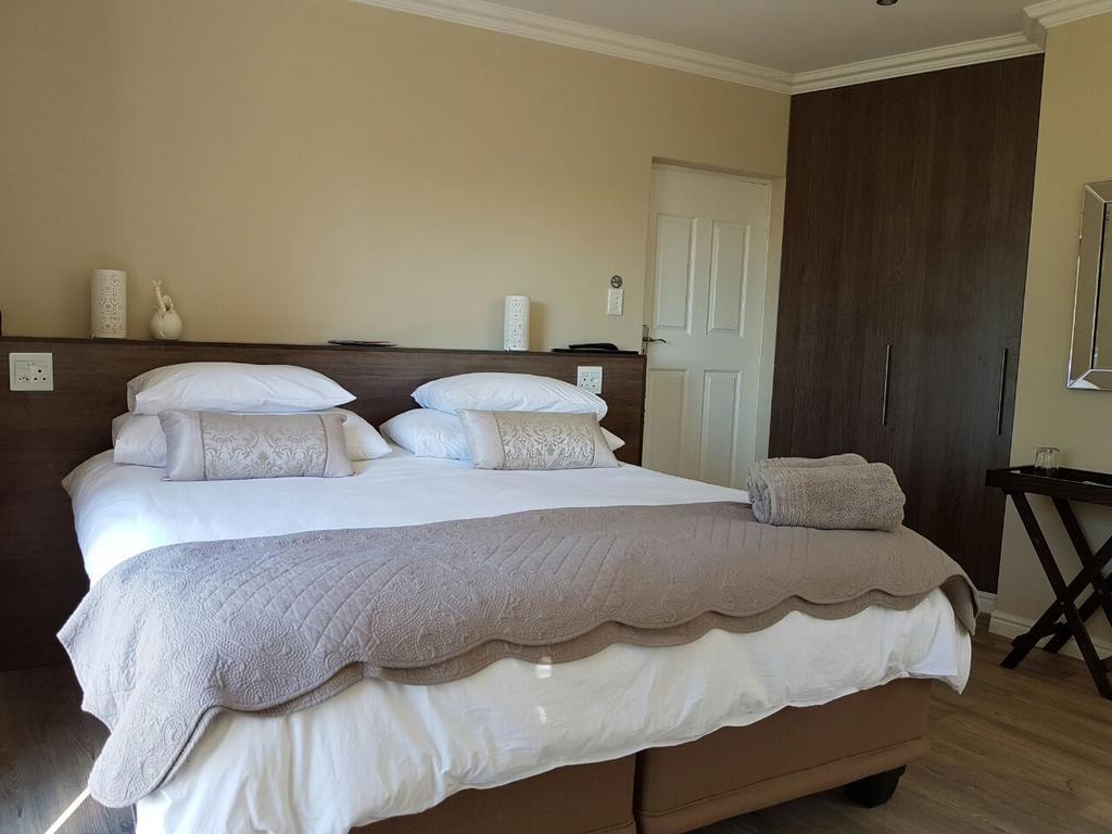 Casa Seaviews Hotel Port Elizabeth Exterior photo